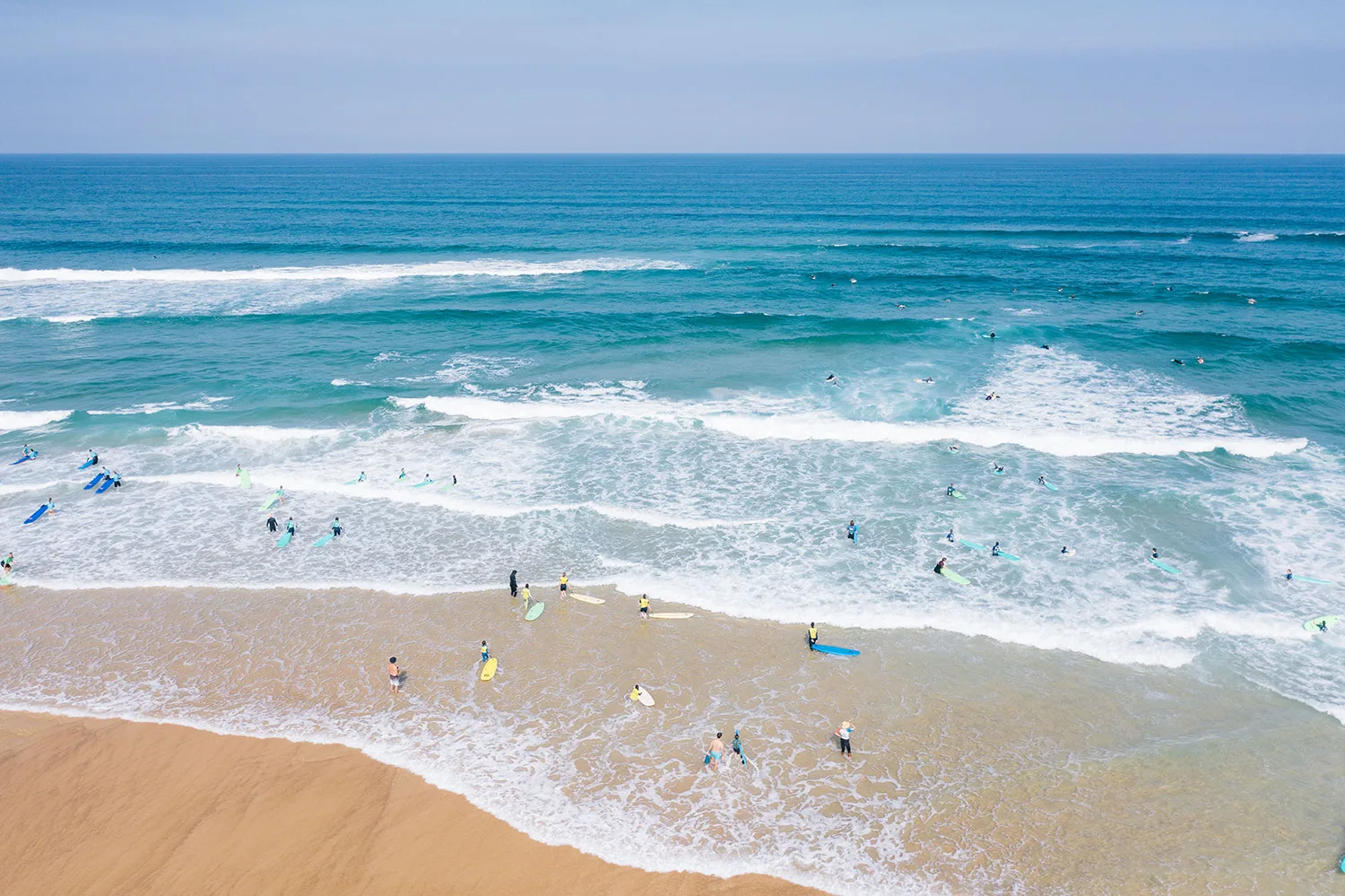 cours de surf à la plage de Messanges