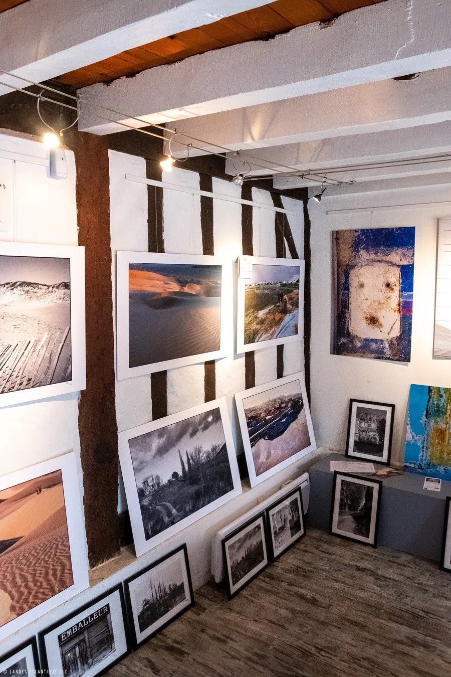 Exposition de photos et de peintures
