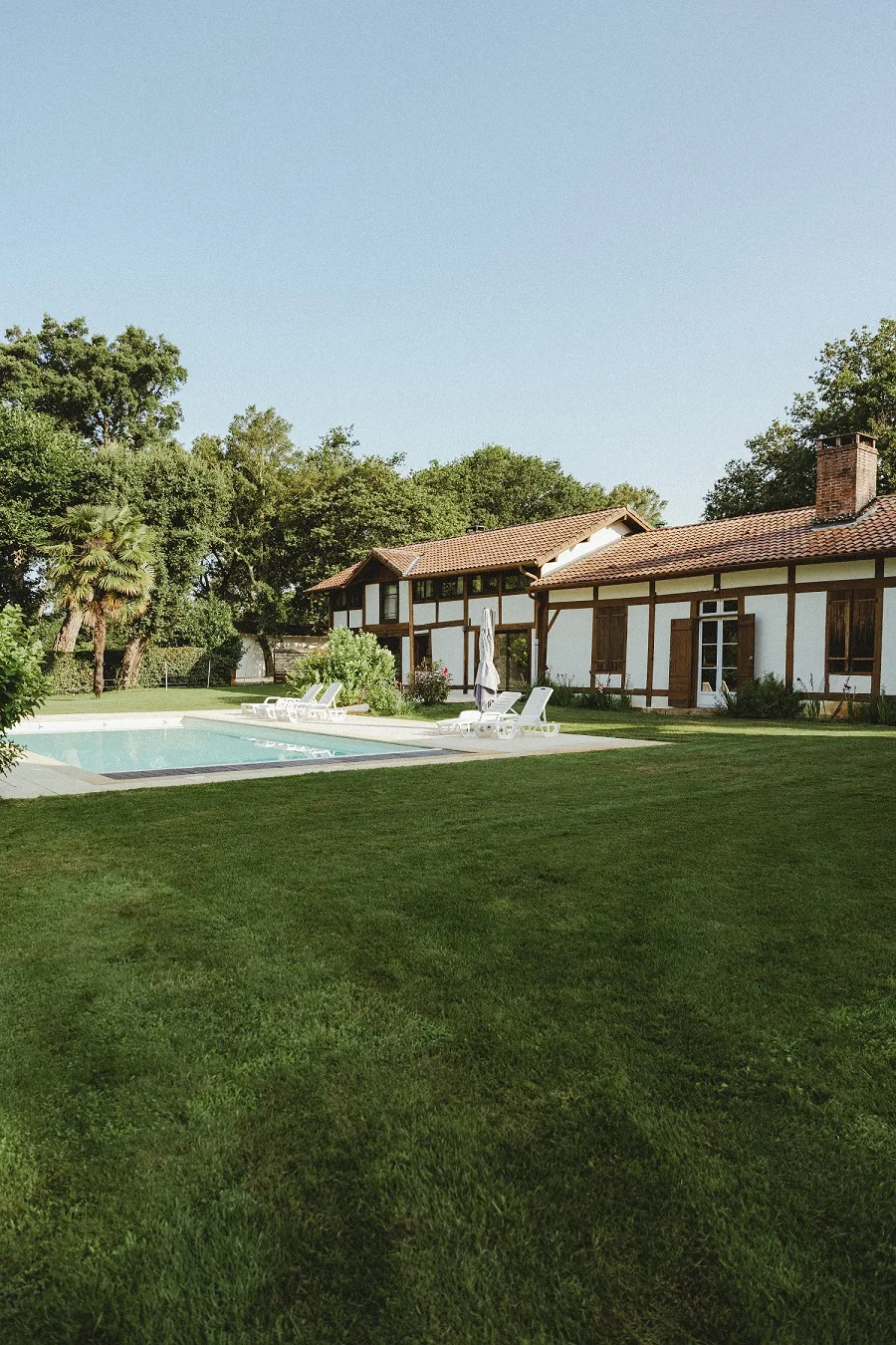 Maison landaise avec piscine