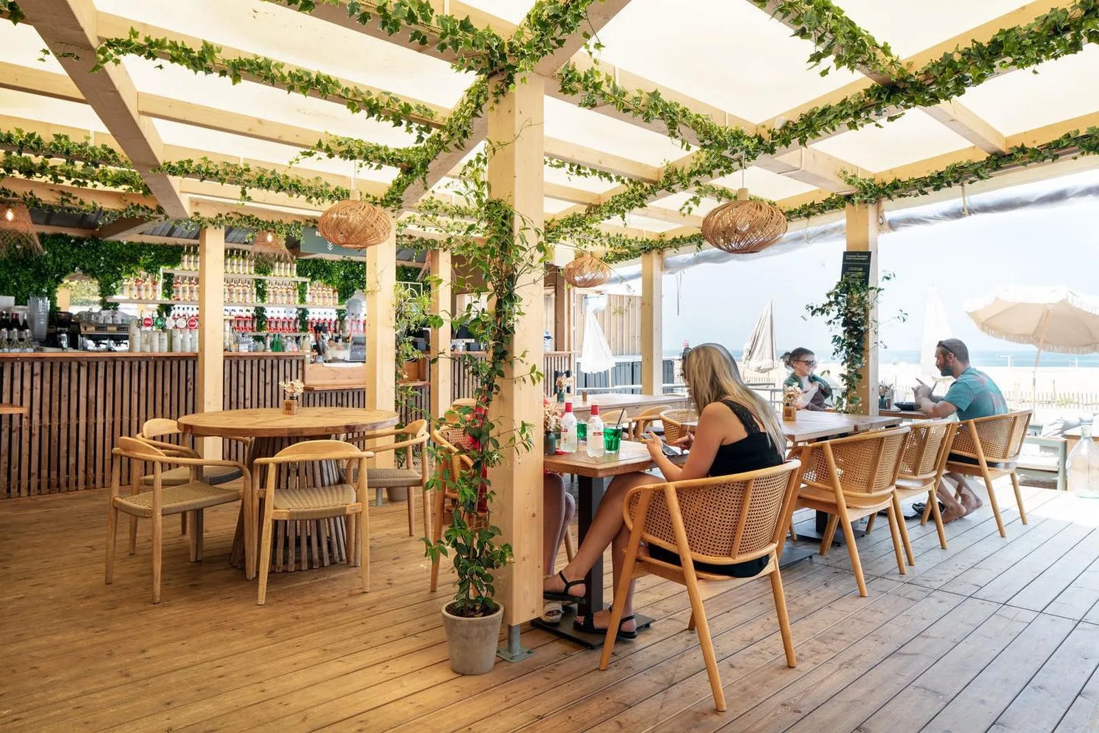un restaurant avec vue sur la plage de Capbreton dans les Landes pour votre séminaire d'entreprise et pour le bonheur de vos collaborateurs