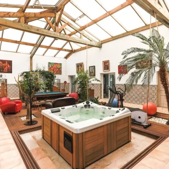 Coupe de champagne offerte au Riad Landais
