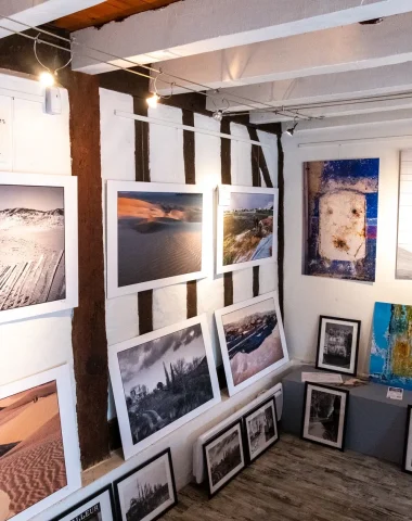 Exposition de photos et de peintures