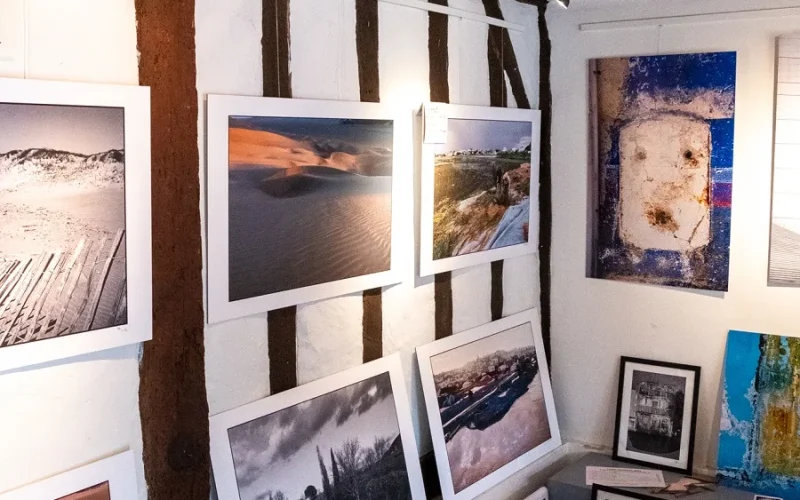 Exposition de photos et de peintures