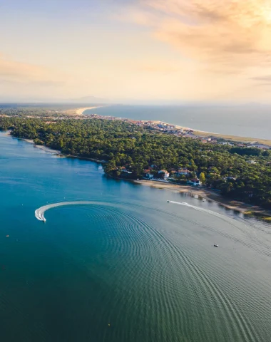 Vue sur le lac d'Hossegor et l'Océan Atlantique