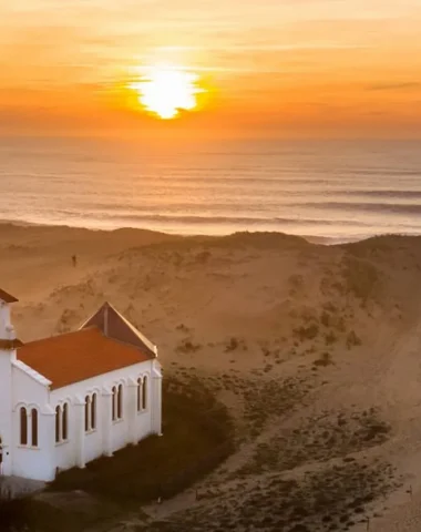Vue de la chapelle sur la dune de Labenne