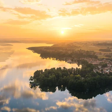 Lever de soleil sur le Le lac de Soustons