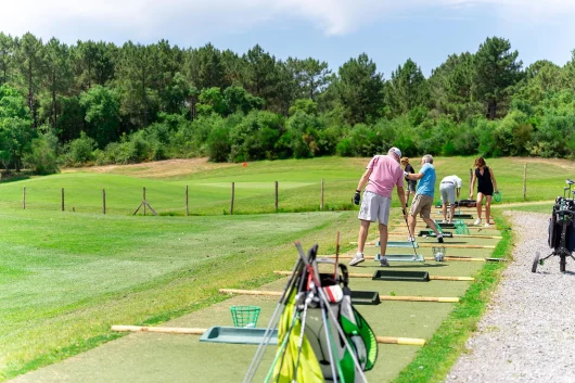 Des cours collectifs ou individuels, de l’initiation au perfectionnement au Golf de Pinsolle à Soustons