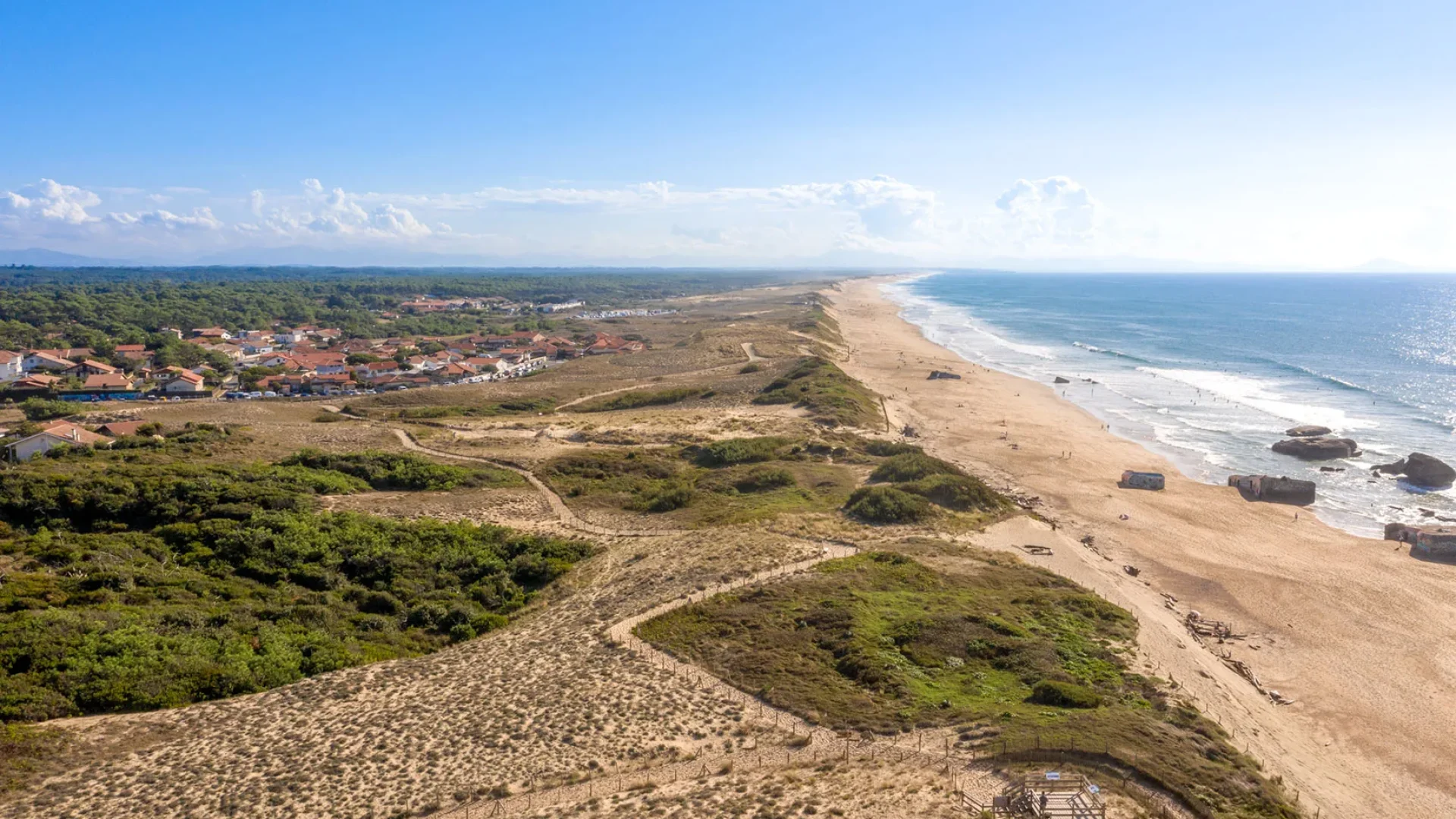 Vue panoramique sur les sentiers des dunes de Capbreton.