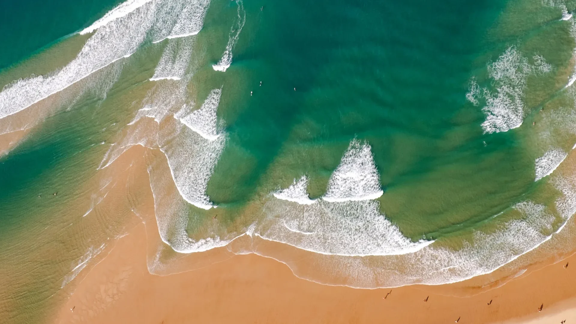 Vue aérienne de la mer des Landes.
